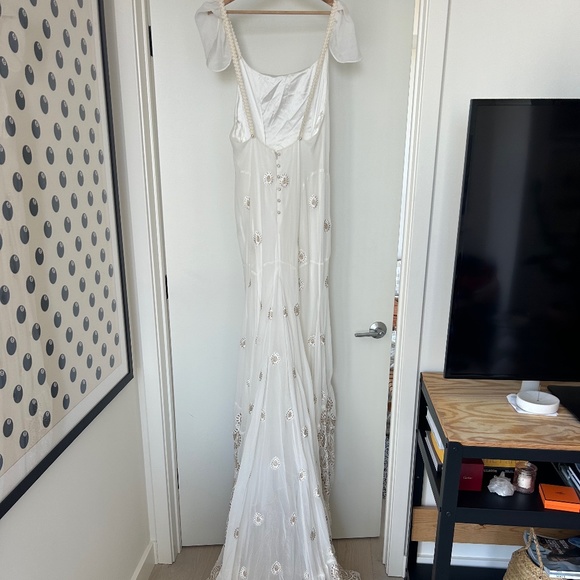 Daughter Of Simone "Stevie" wedding gown - unworn/unaltered - Picture 4 of 12